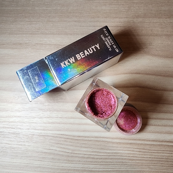 KKW Beauty Eyeshadow - Picture 2 of 3